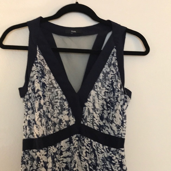 Floral cutout maxi dress - Picture 2 of 4